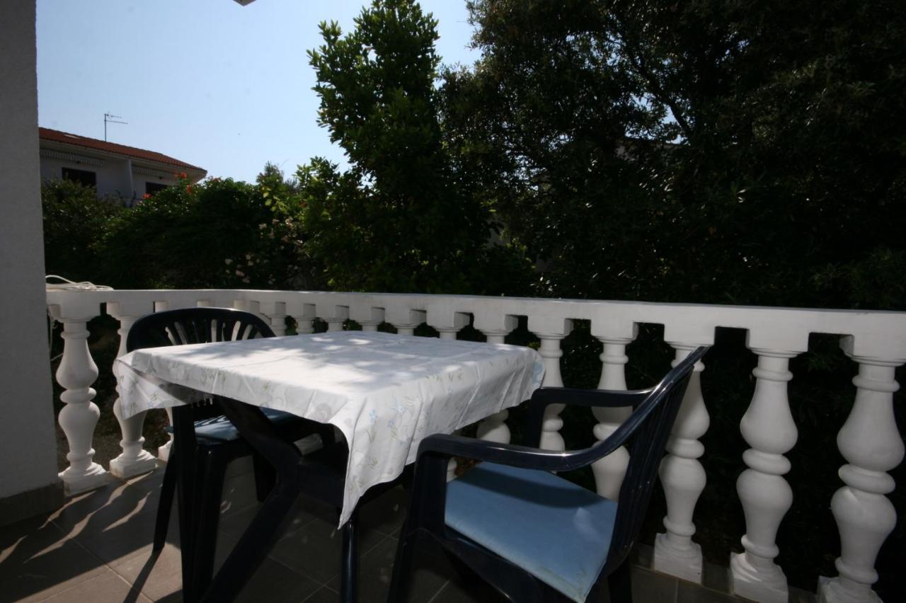 Apartments With A Parking Space Mandre, Pag - 6405 Kolan Luaran gambar