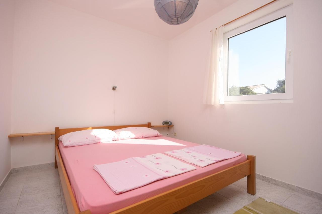 Apartments With A Parking Space Mandre, Pag - 6405 Kolan Luaran gambar