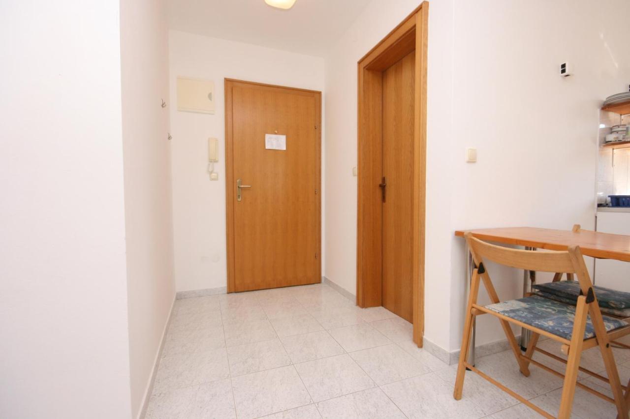 Apartments With A Parking Space Mandre, Pag - 6405 Kolan Luaran gambar