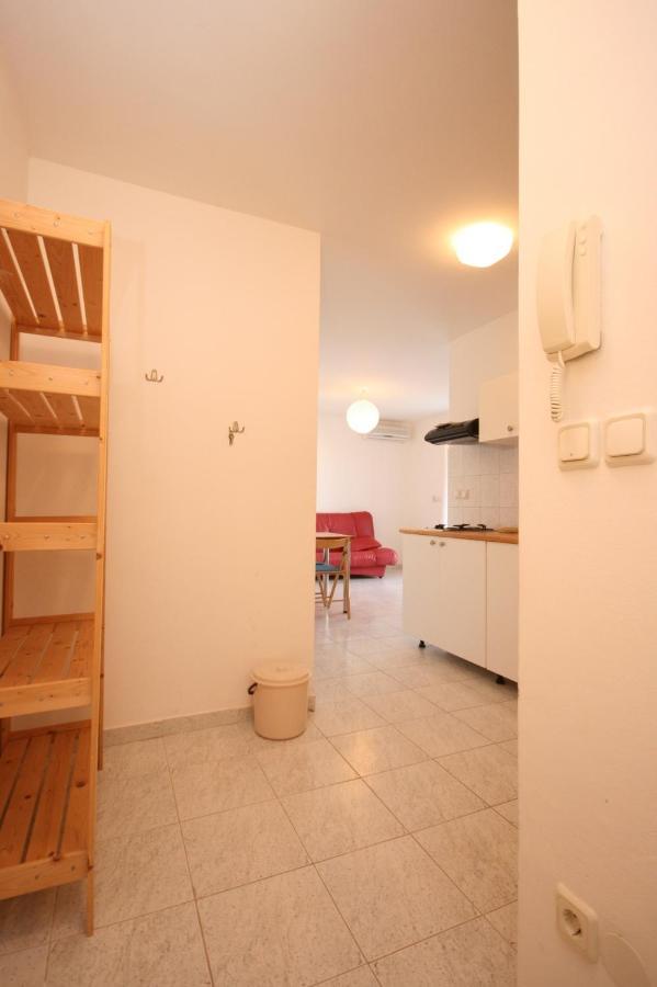 Apartments With A Parking Space Mandre, Pag - 6405 Kolan Luaran gambar