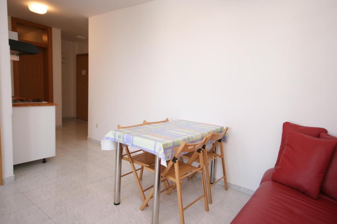 Apartments With A Parking Space Mandre, Pag - 6405 Kolan Luaran gambar