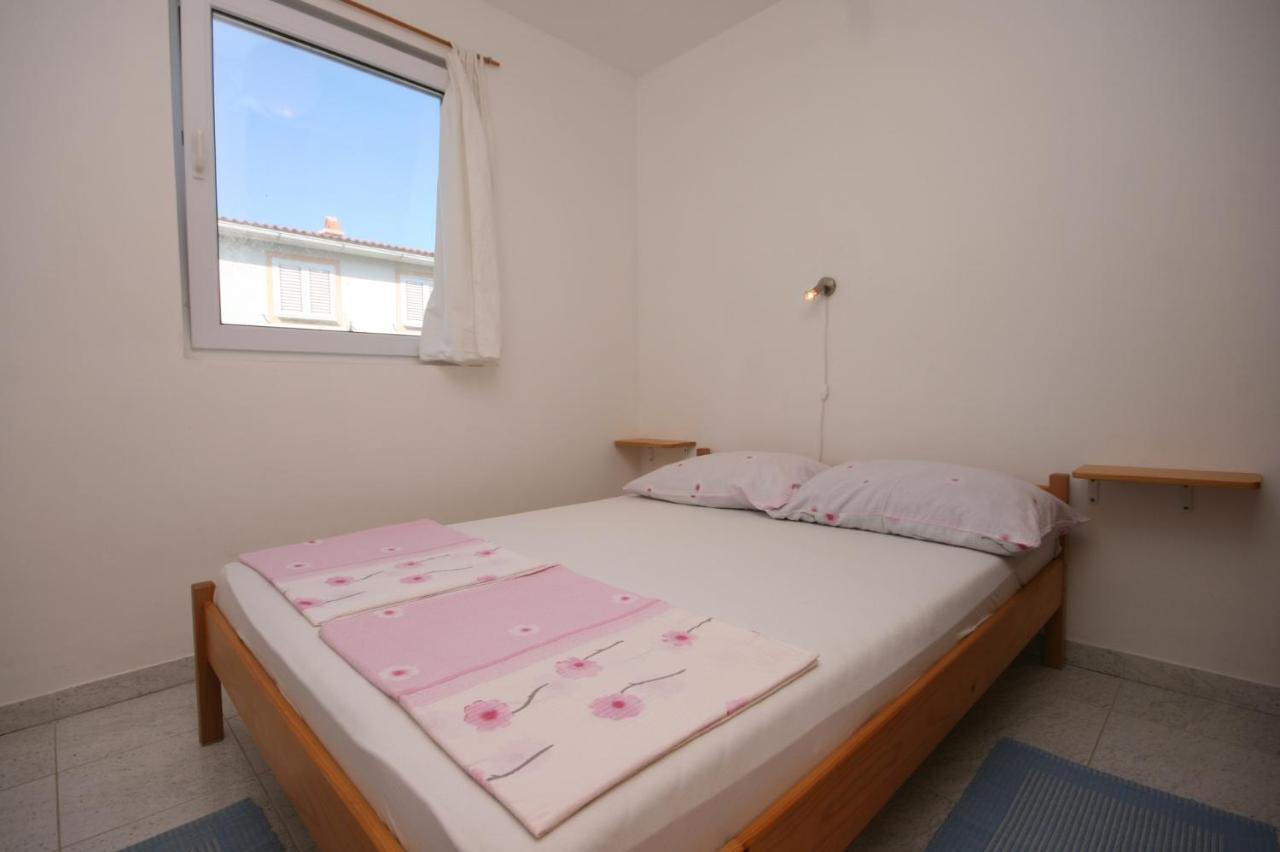 Apartments With A Parking Space Mandre, Pag - 6405 Kolan Luaran gambar