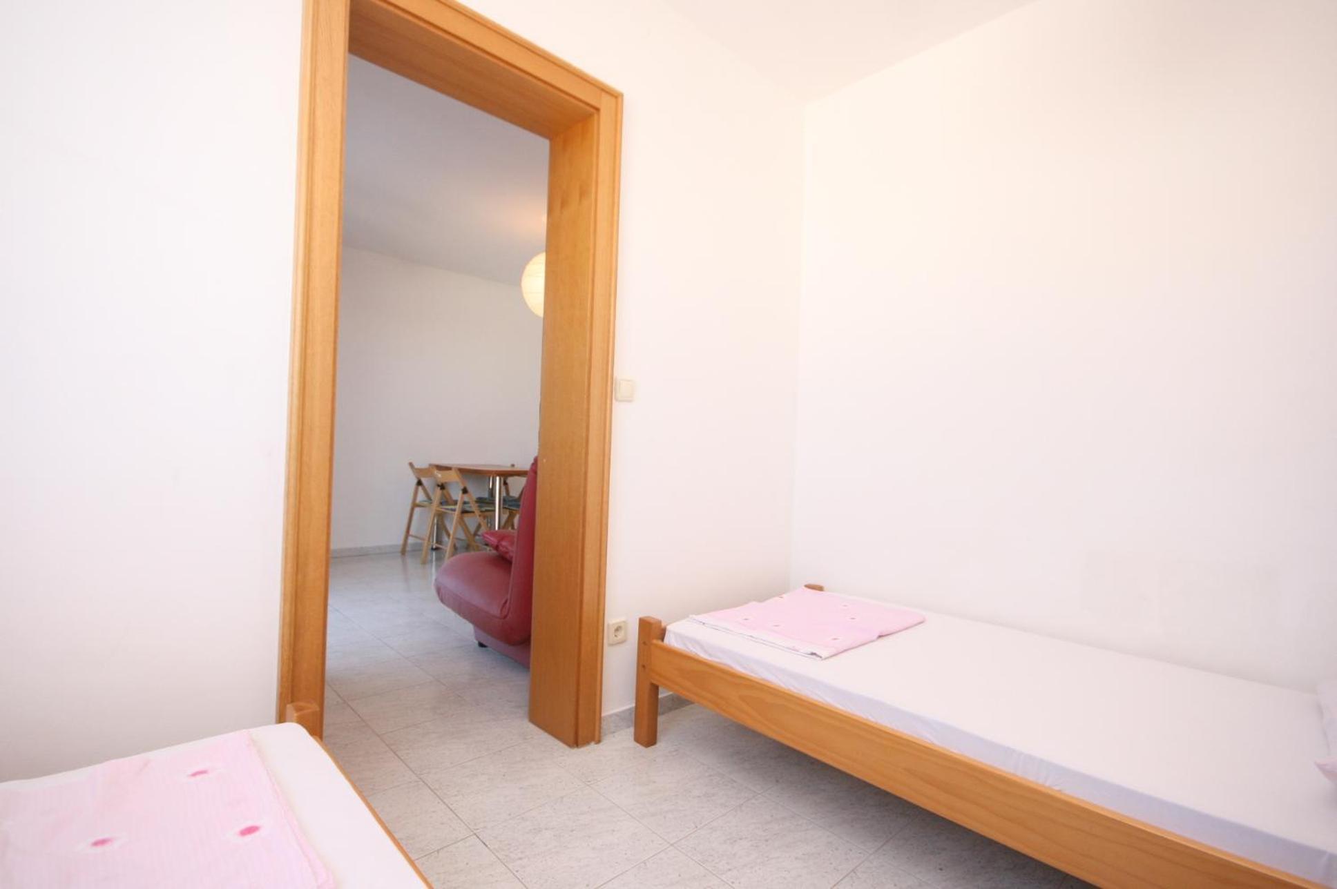 Apartments With A Parking Space Mandre, Pag - 6405 Kolan Bilik gambar