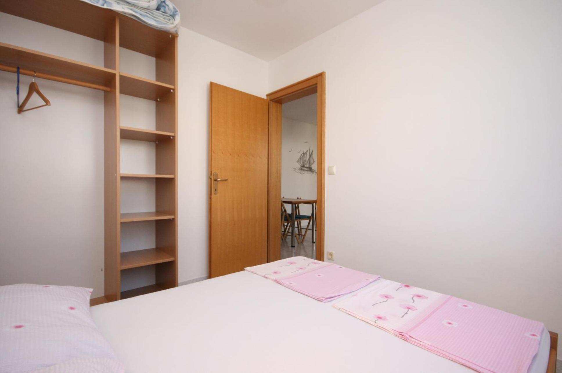 Apartments With A Parking Space Mandre, Pag - 6405 Kolan Bilik gambar