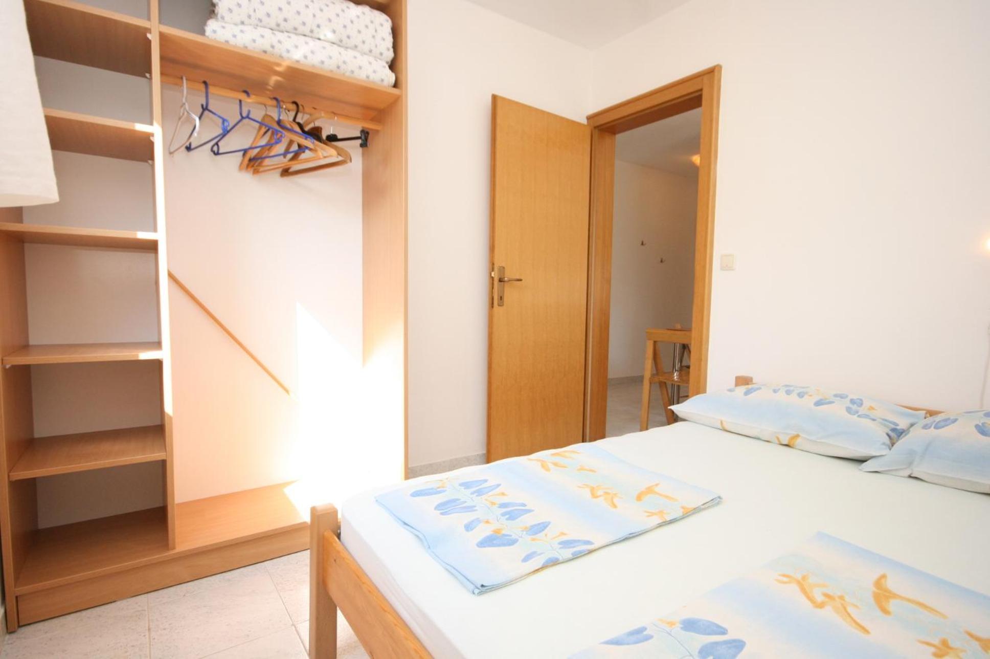 Apartments With A Parking Space Mandre, Pag - 6405 Kolan Bilik gambar